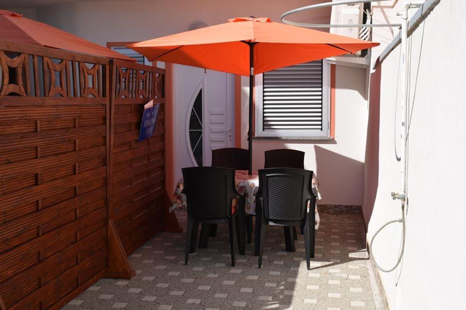 Apartmani Celjak Pag Town Exteriör bild
