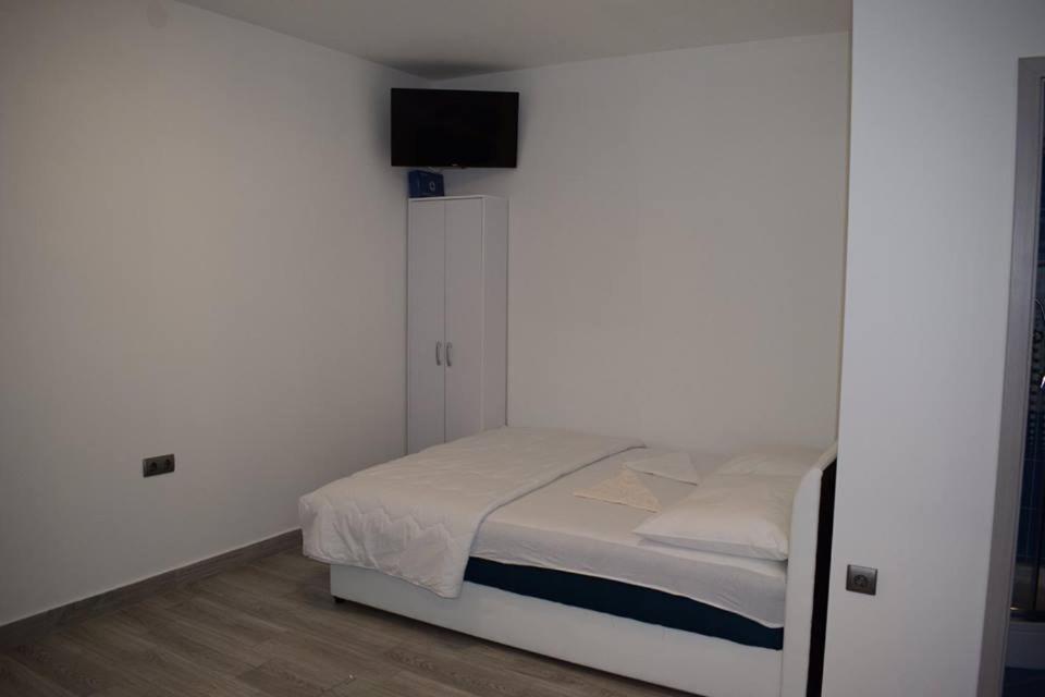 Apartmani Celjak Pag Town Exteriör bild